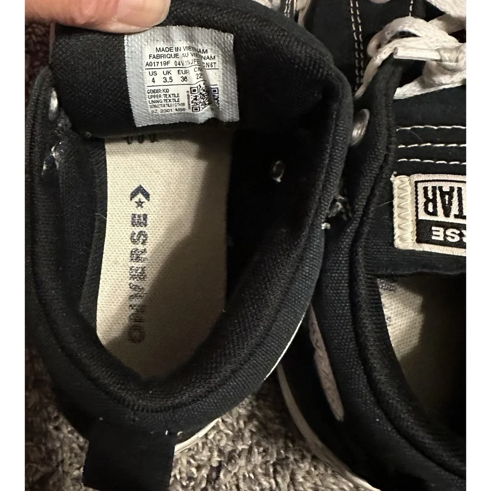 Converse Chuck Taylor All Star Black And White Size 4 - A01719F